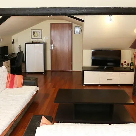 Klarica Apartment *